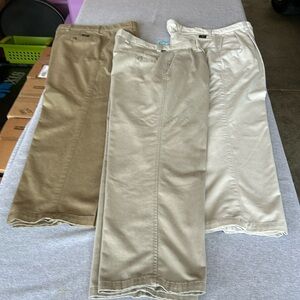 3 for 1 price: Men’s Dockers Size 32x30 all three pairs have pleats.